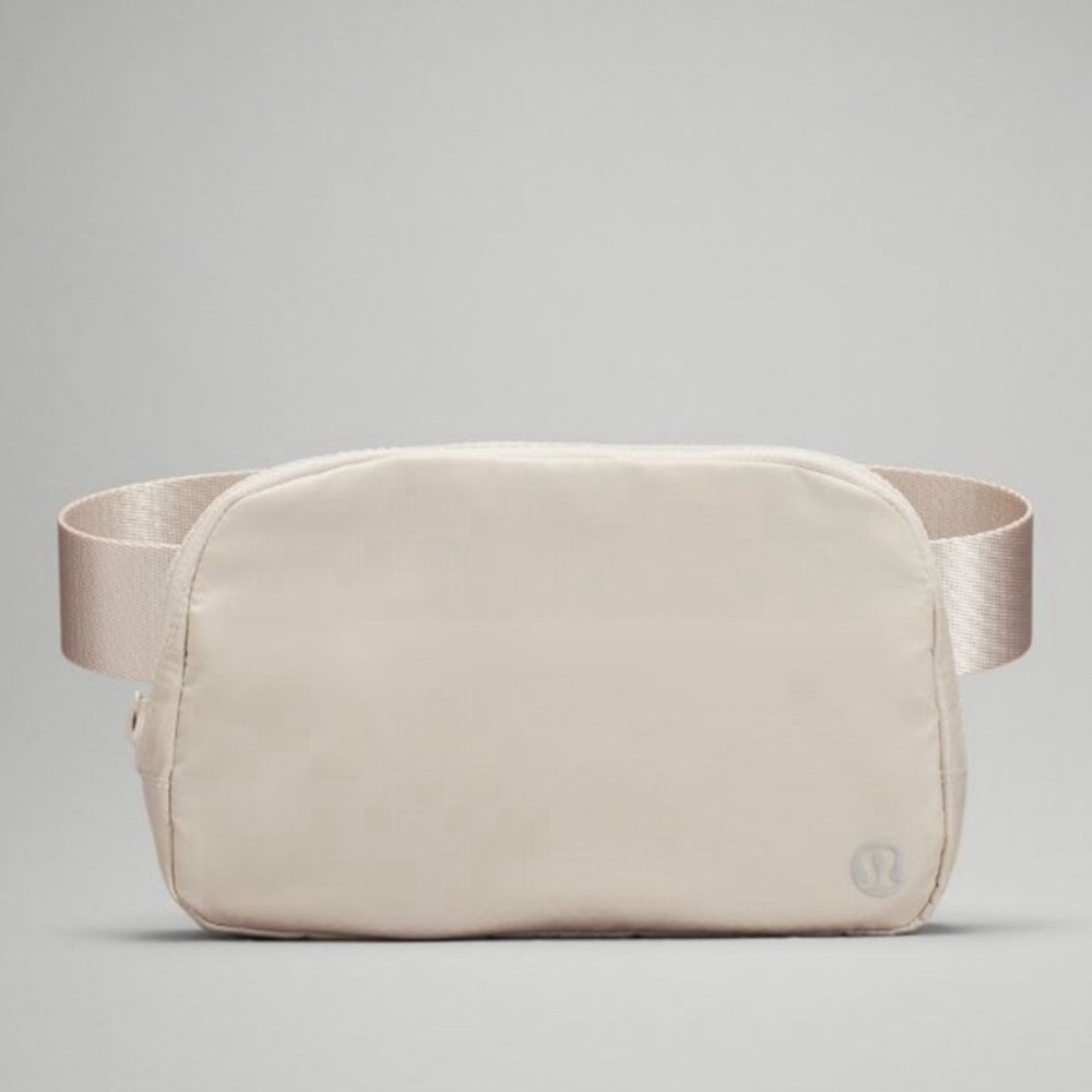 Lululemon Everywhere Belt Bag- Cream
